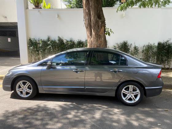 HONDA CIVIC 1.8 EXS 16V FLEX 4P AUTOMÁTICO HONDA CIVIC 1.8 EXS 16V FLEX 4P AUTOMÁTICO